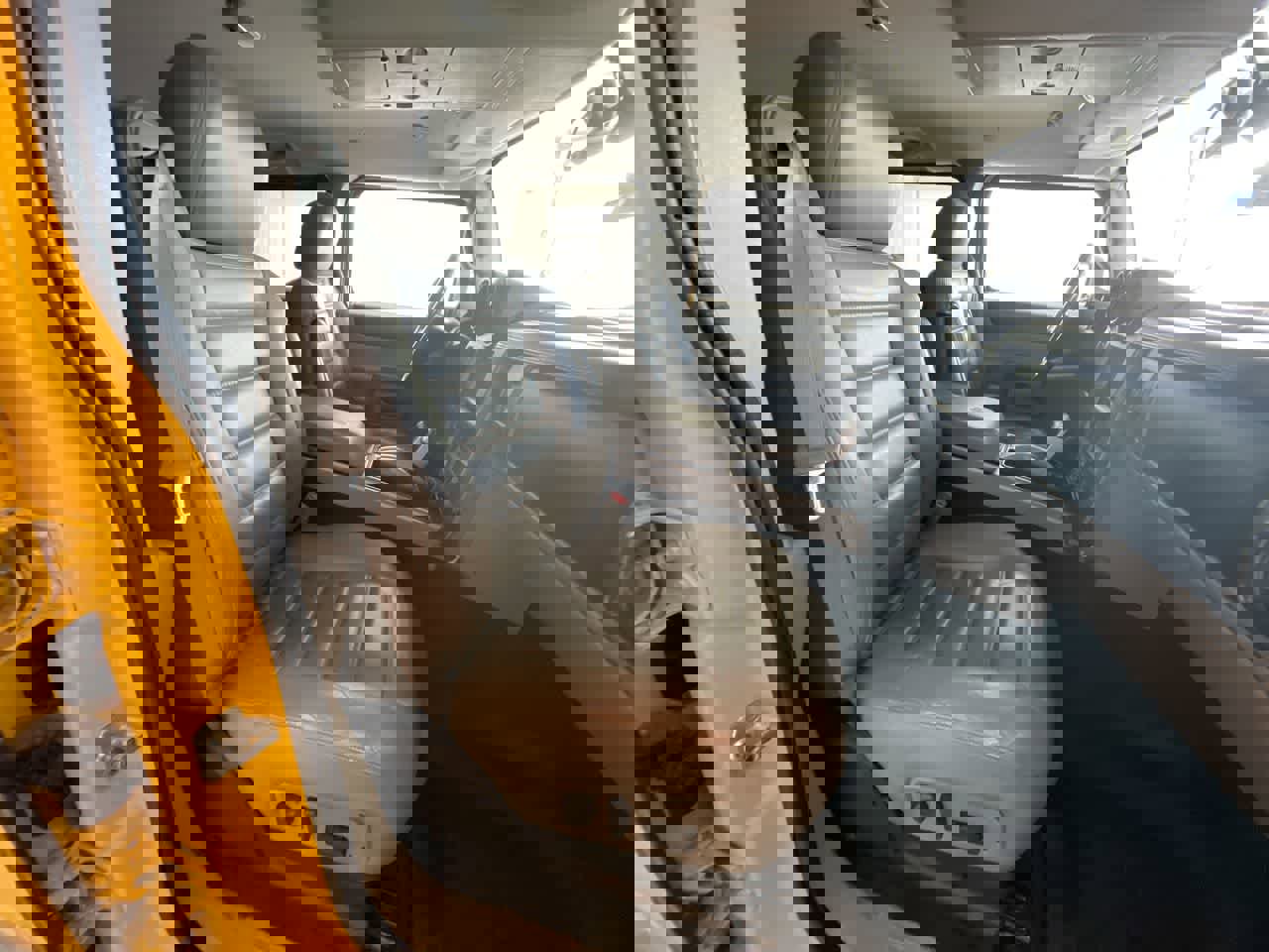 Used 2003 HUMMER H2 w/ Preferred Equipment Group image 24