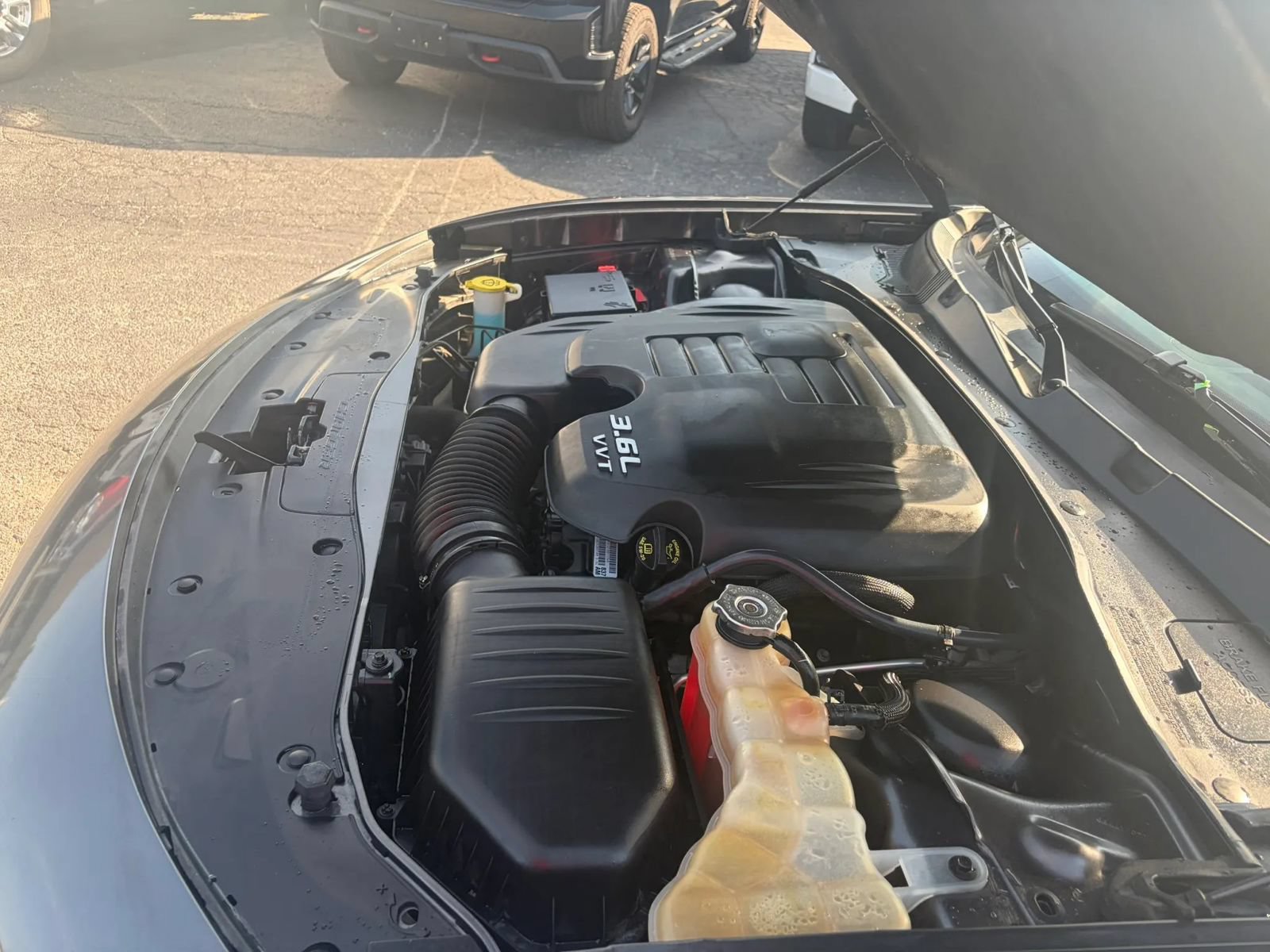 Used 2019 Dodge Charger SXT RWD image 10