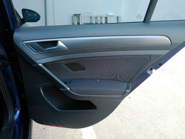 Used 2019 Volkswagen e-Golf SE w/ Driver Assistance Package FWD image 23
