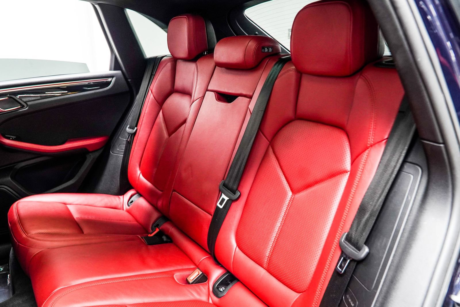 Used 2018 Porsche Macan S image 47