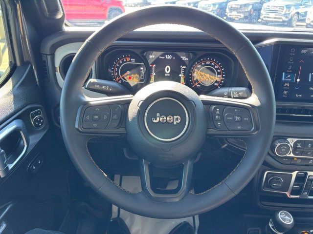 Used 2024 Jeep Gladiator Sport AWD/4WD image 11