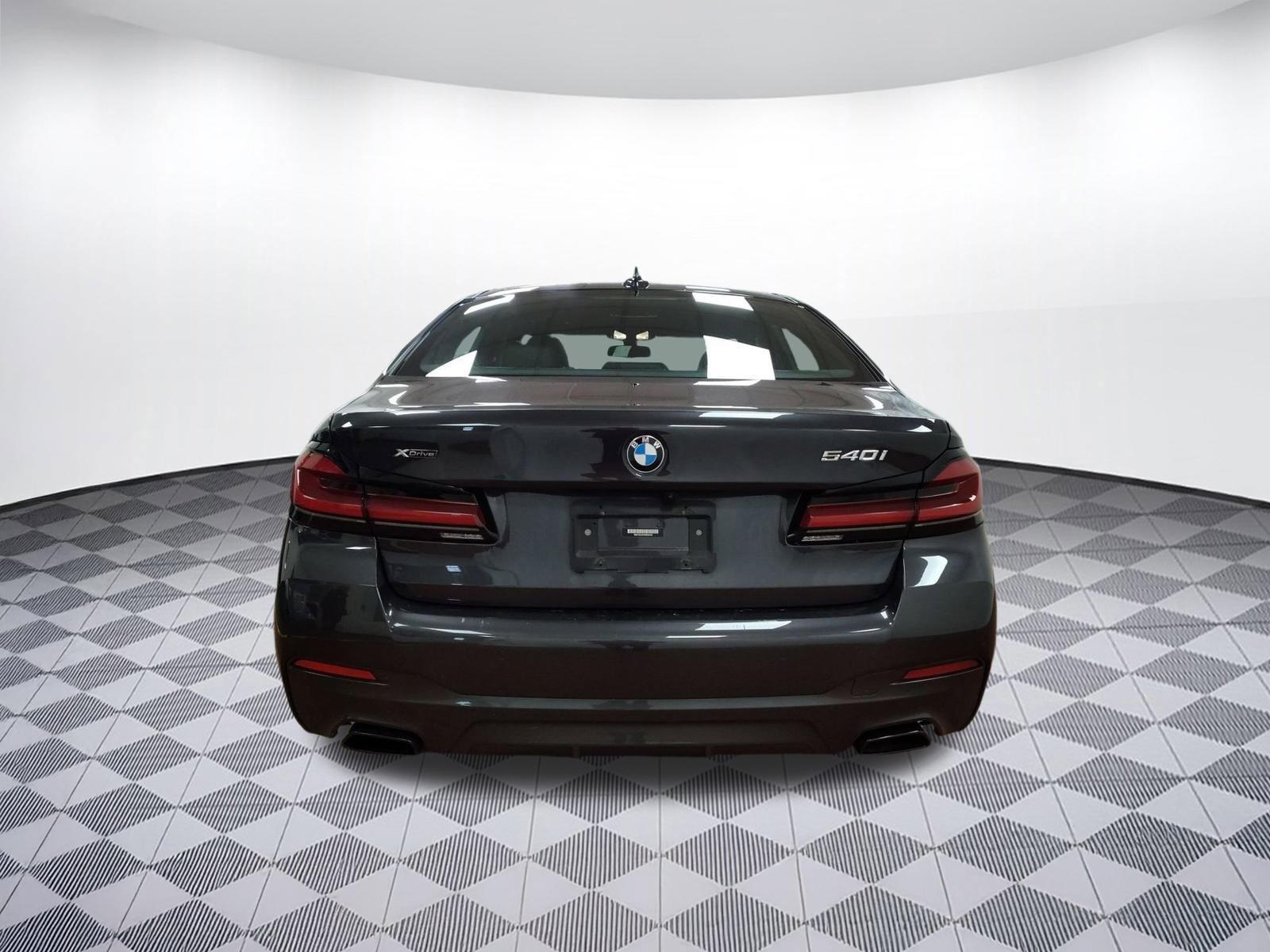 Used 2022 BMW 540i xDrive w/ M Sport Package image 10
