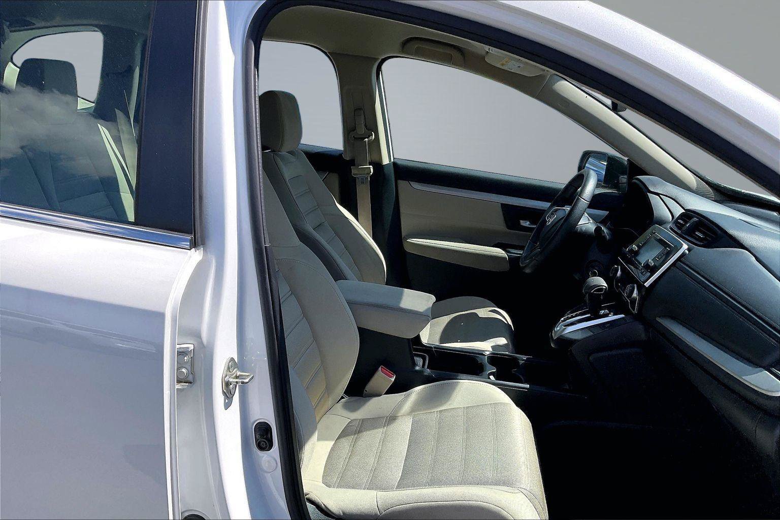 Used 2019 Honda CR-V LX image 7