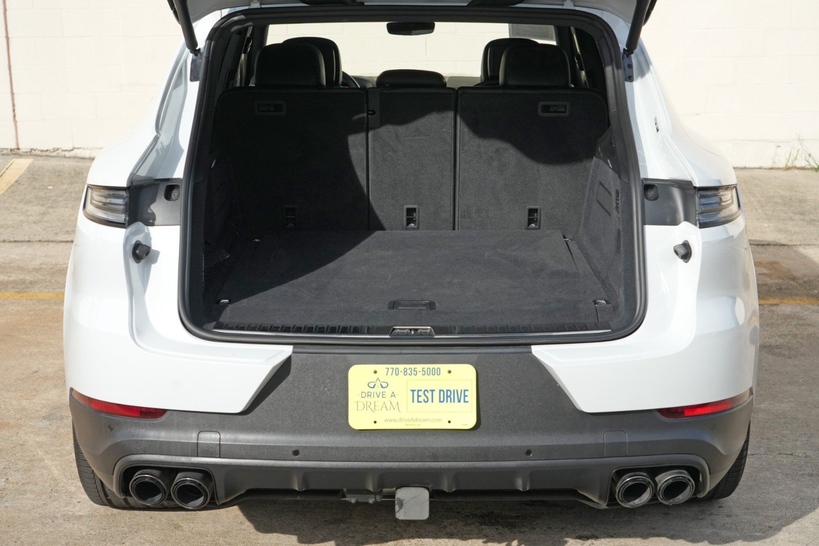 Used 2024 Porsche Cayenne AWD/4WD image 10