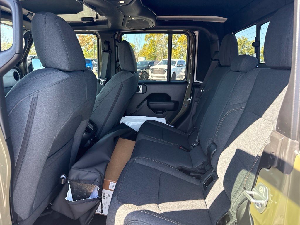 New 2026 Jeep Gladiator Sport w/ Dual Top Group AWD/4WD image 12