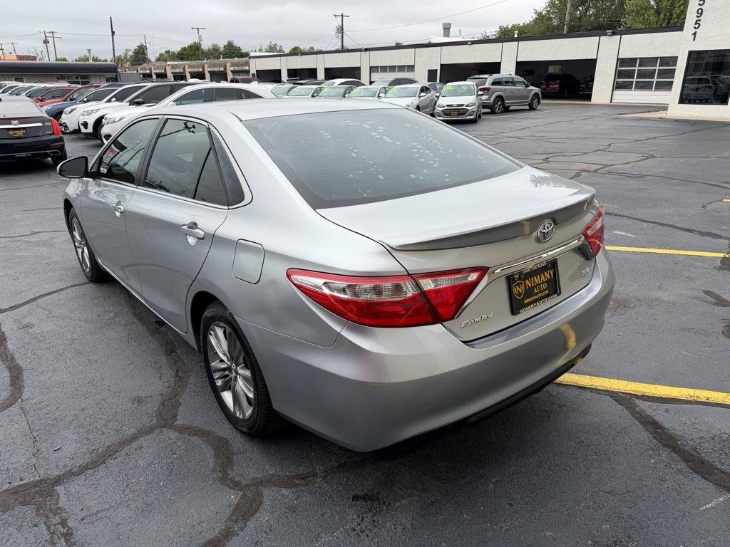 Used 2017 Toyota Camry SE FWD image 4