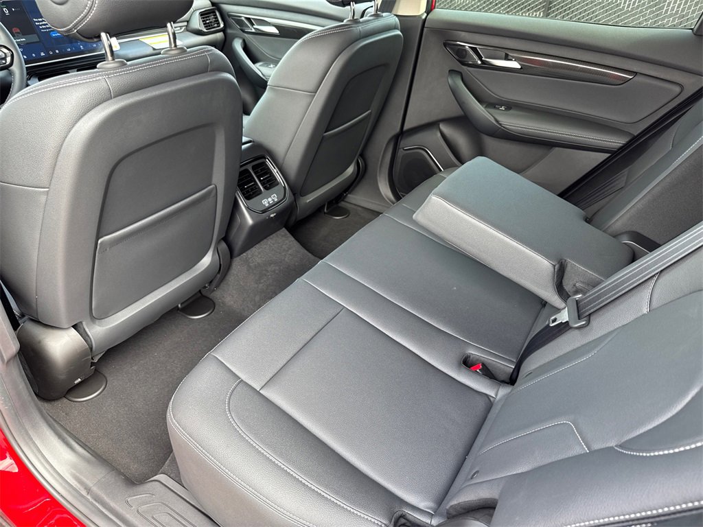 New 2025 VinFast VF 8 Eco image 17