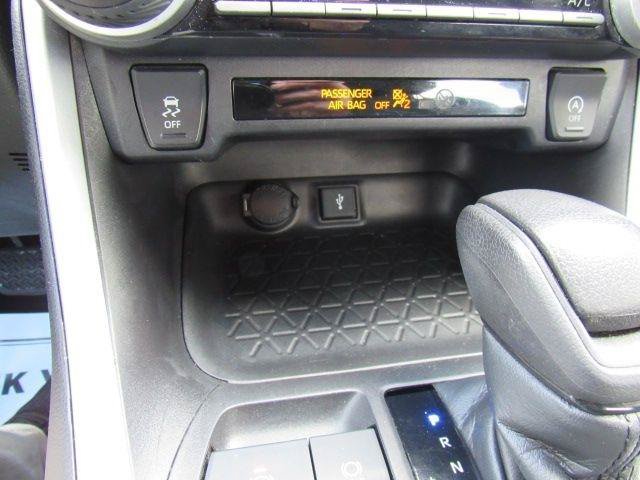Used 2021 Toyota RAV4 LE AWD/4WD image 25