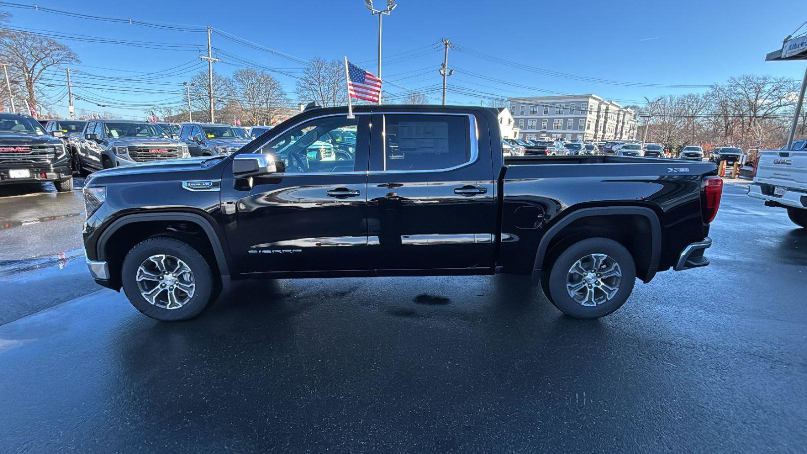 New 2026 GMC Sierra 1500 SLE image 4