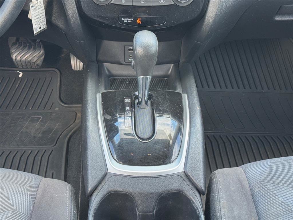 Used 2015 Nissan Rogue S FWD image 14