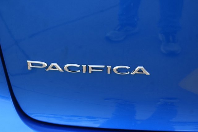 New 2026 Chrysler Pacifica Select image 7