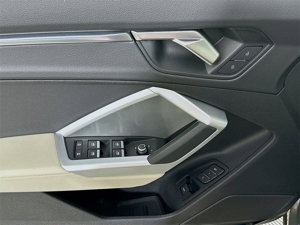 Used 2025 Audi Q3 2.0T Premium Plus image 21