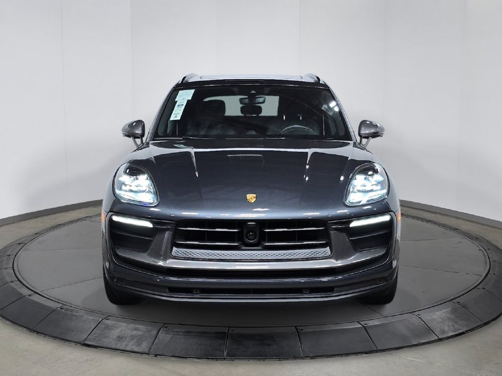 Certified 2025 Porsche Macan Turbo AWD/4WD image 10