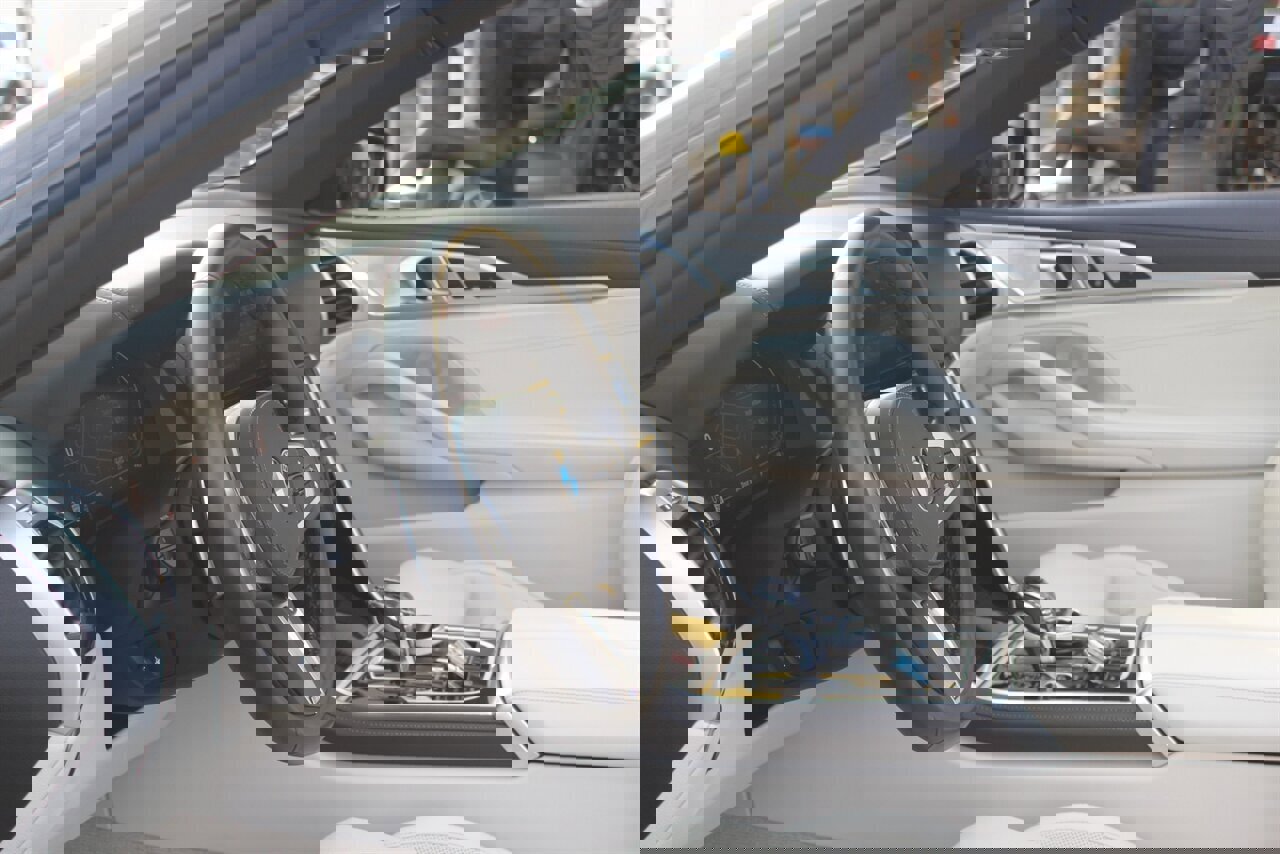 Used 2022 BMW 840i xDrive Convertible w/ Driving Assistance Package image 24