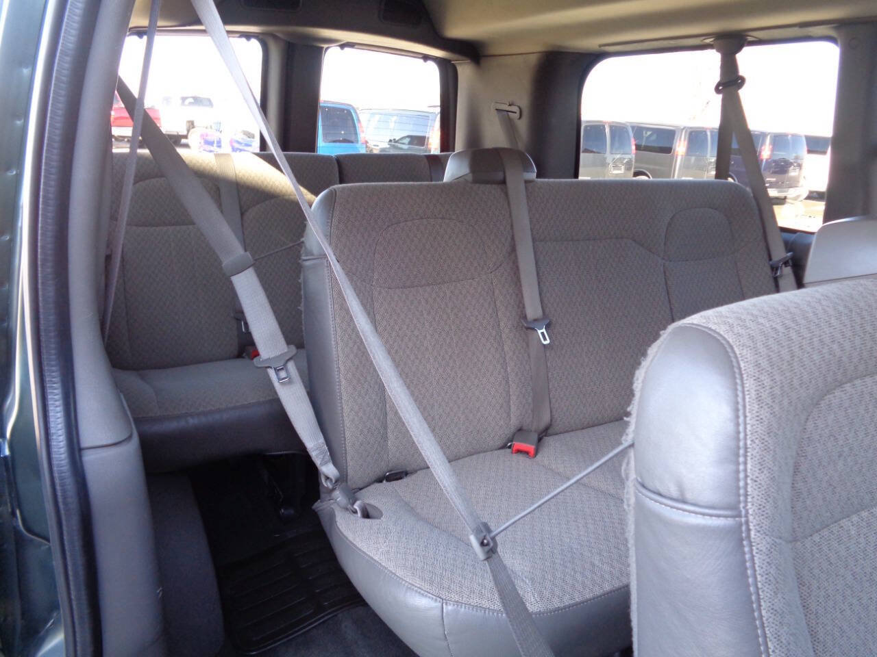 Used 2016 GMC Savana 3500 LT w/ LT Preferred Equipment Group RWD image 47