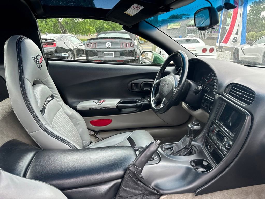 Used 1997 Chevrolet Corvette Coupe w/ Memory Pkg RWD image 33