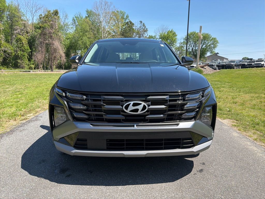 Used 2025 Hyundai Tucson SE image 4