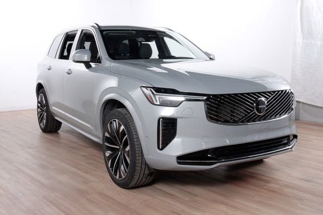 Certified 2025 Volvo XC90 B5 Plus AWD/4WD image 3
