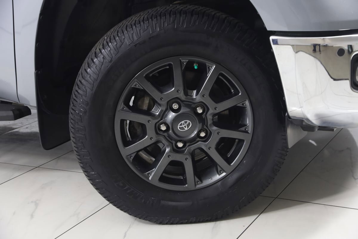 Used 2021 Toyota Tundra SR5 w/ Trail Edition image 12