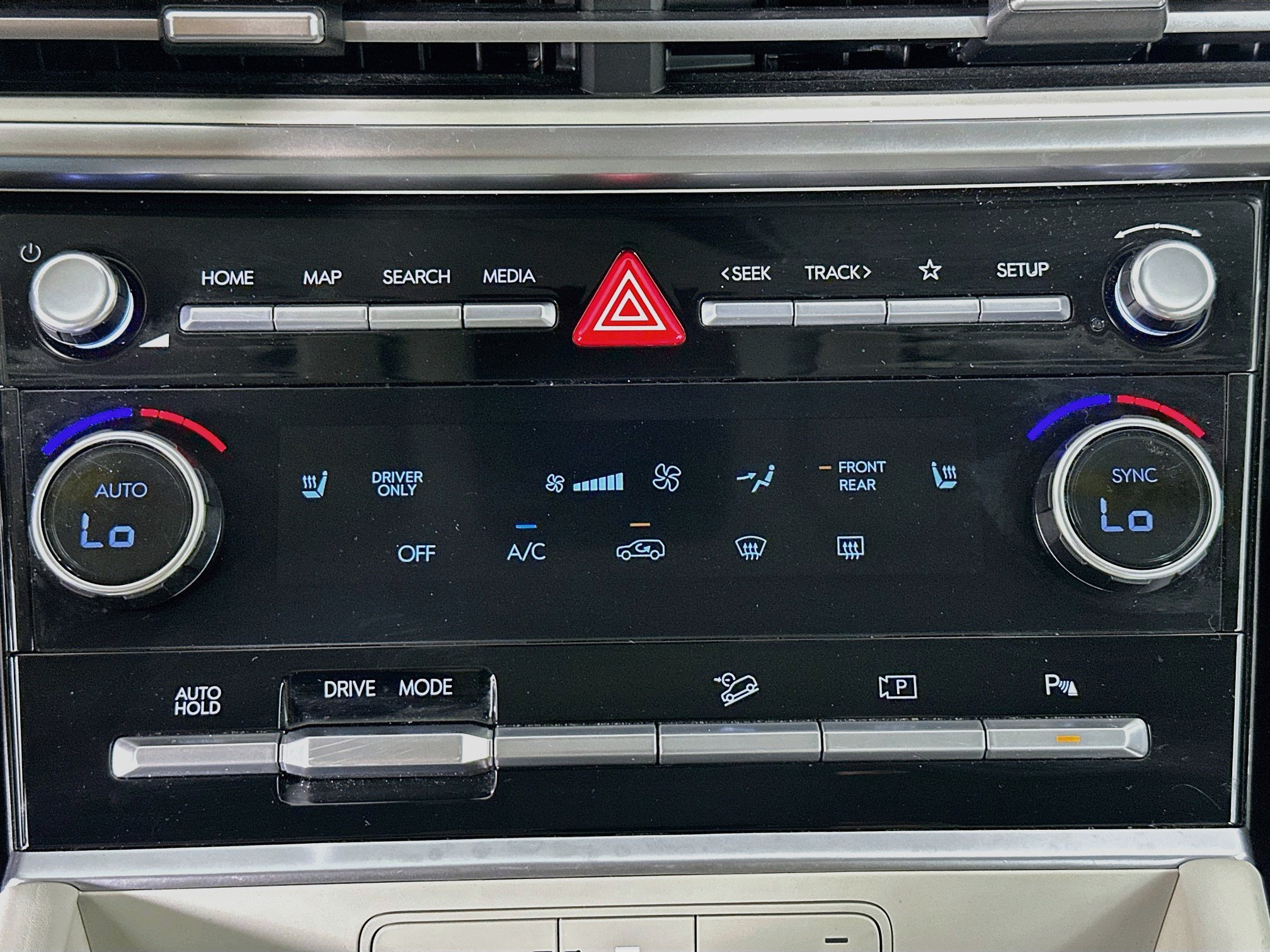 Used 2025 Hyundai Santa Fe SEL FWD image 23