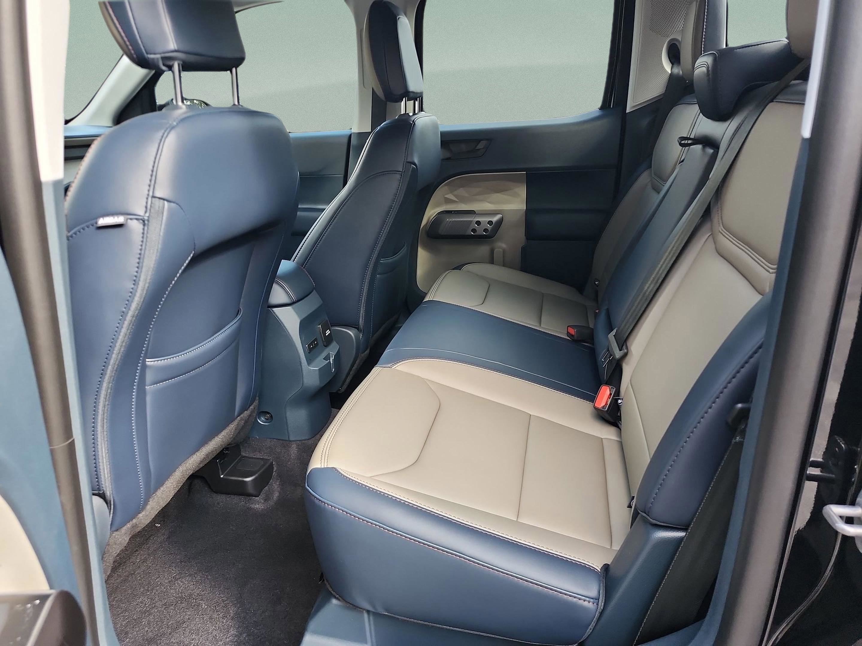 New 2025 Ford Maverick Lariat image 16