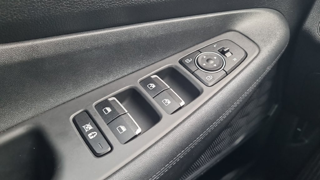 Used 2020 Hyundai Santa Fe SEL FWD image 20