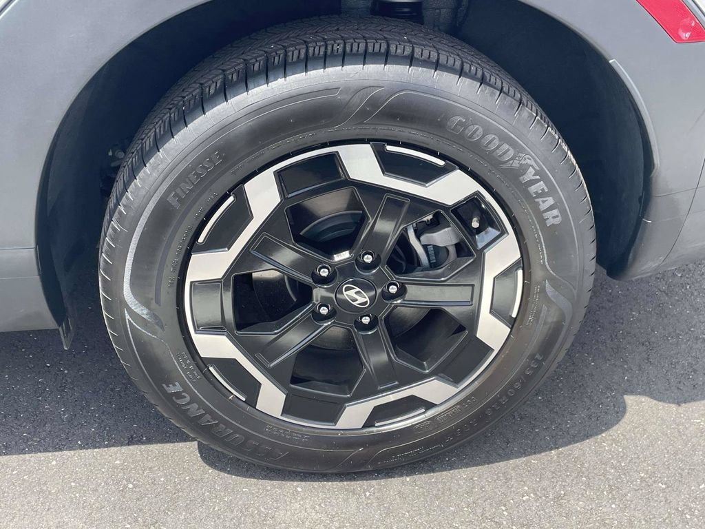 Certified 2025 Hyundai Santa Fe SE FWD image 30