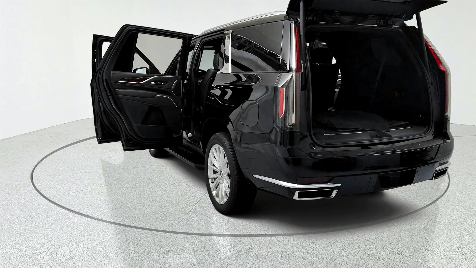 Used 2022 Cadillac Escalade Luxury w/ LPO, Floor Liner Package AWD/4WD image 11