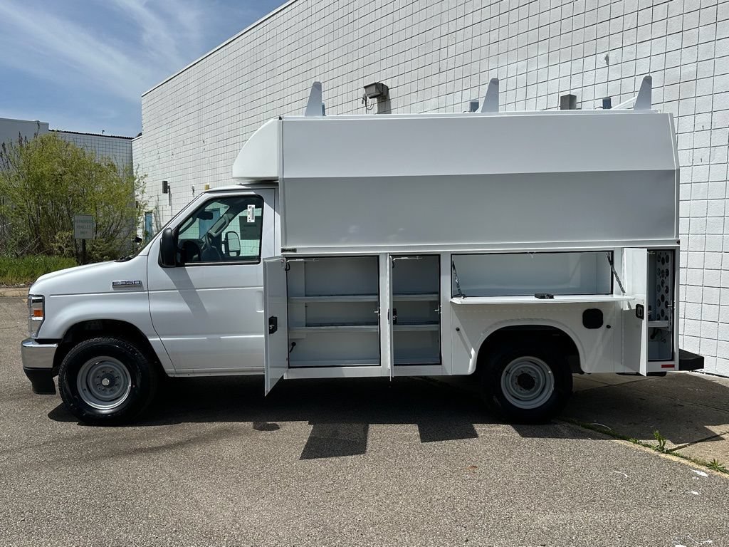 New 2026 Ford E-350 and Econoline 350 Super Duty w/ Power Equipment Group RWD image 2