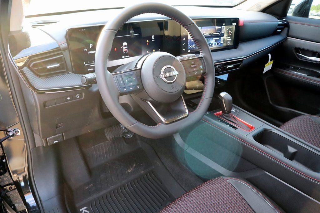 New 2025 Nissan Kicks SR image 13