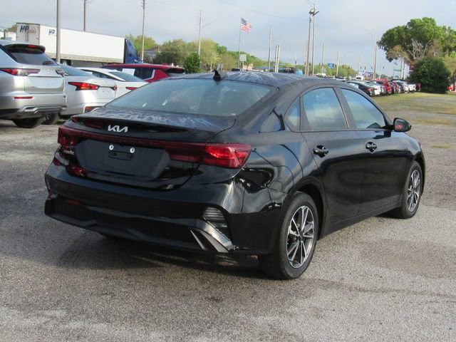 Used 2023 Kia Forte LXS image 3