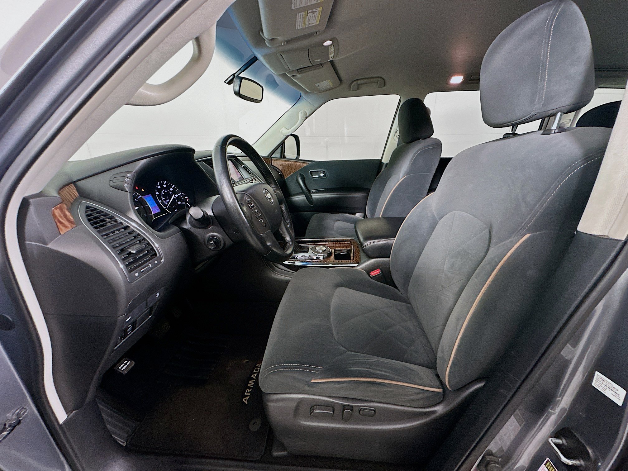 Used 2019 Nissan Armada SV w/ Driver Package RWD image 13