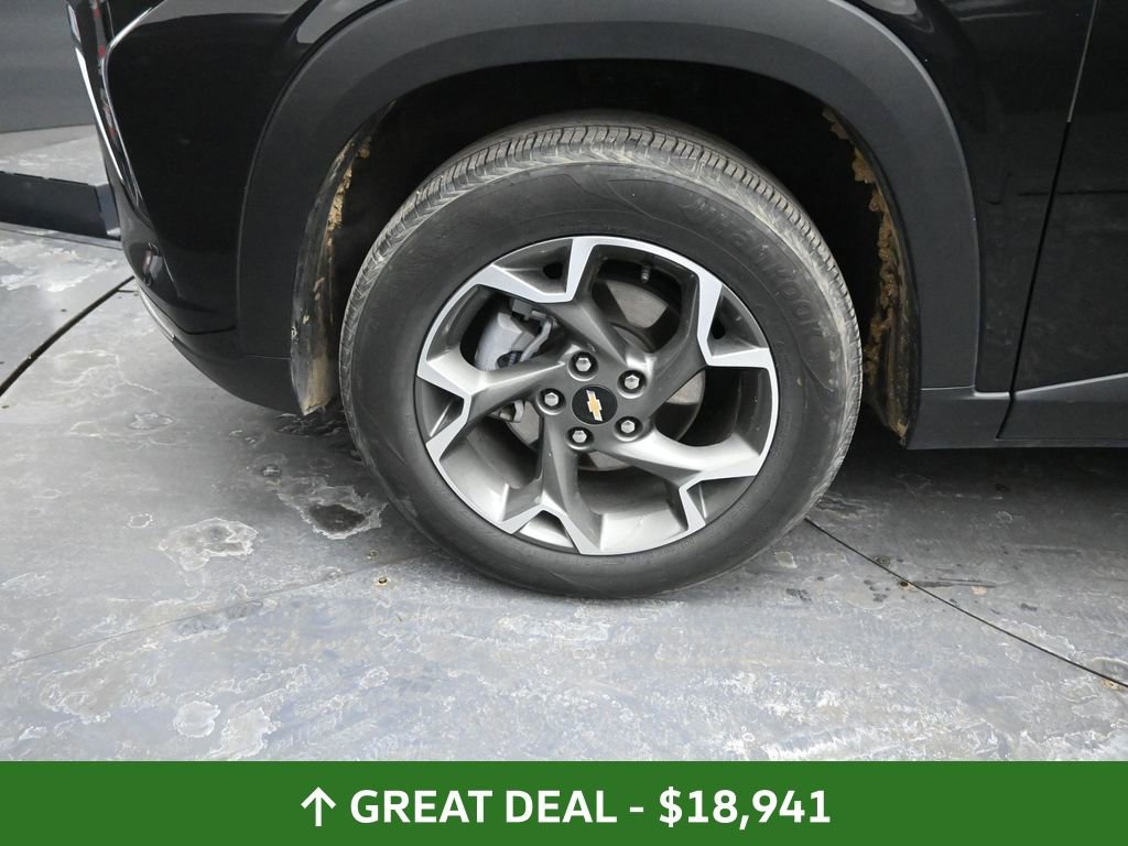 Used 2025 Chevrolet Trax LT image 14