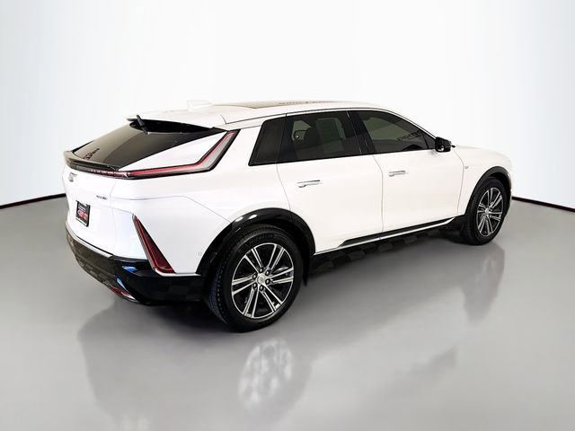 Used 2024 Cadillac Lyriq Luxury image 8