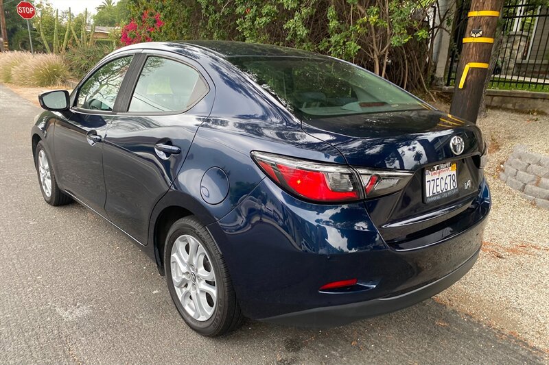 Used 2017 Toyota Yaris iA image 7