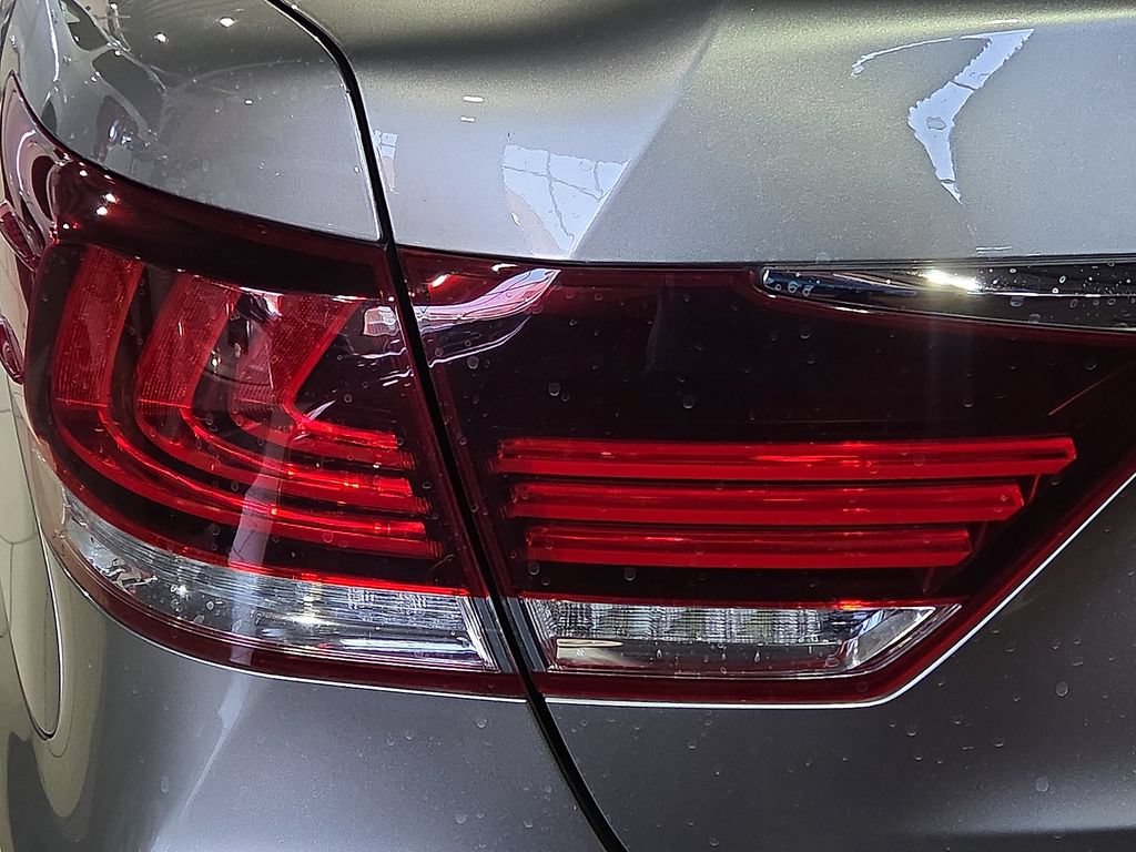 Used 2017 Lexus LS 460 RWD image 11