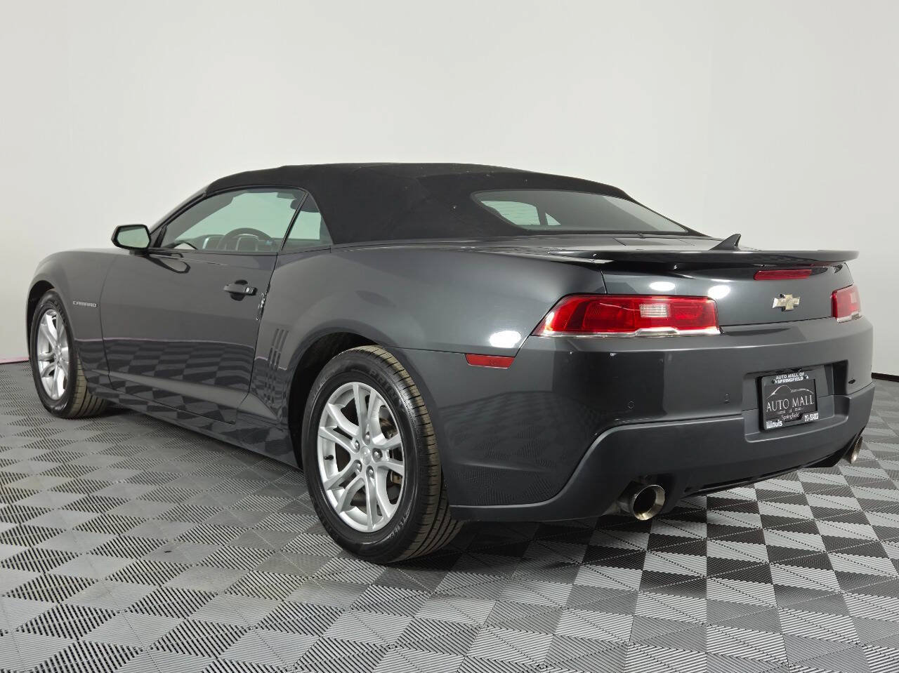 Used 2015 Chevrolet Camaro LT RWD image 5
