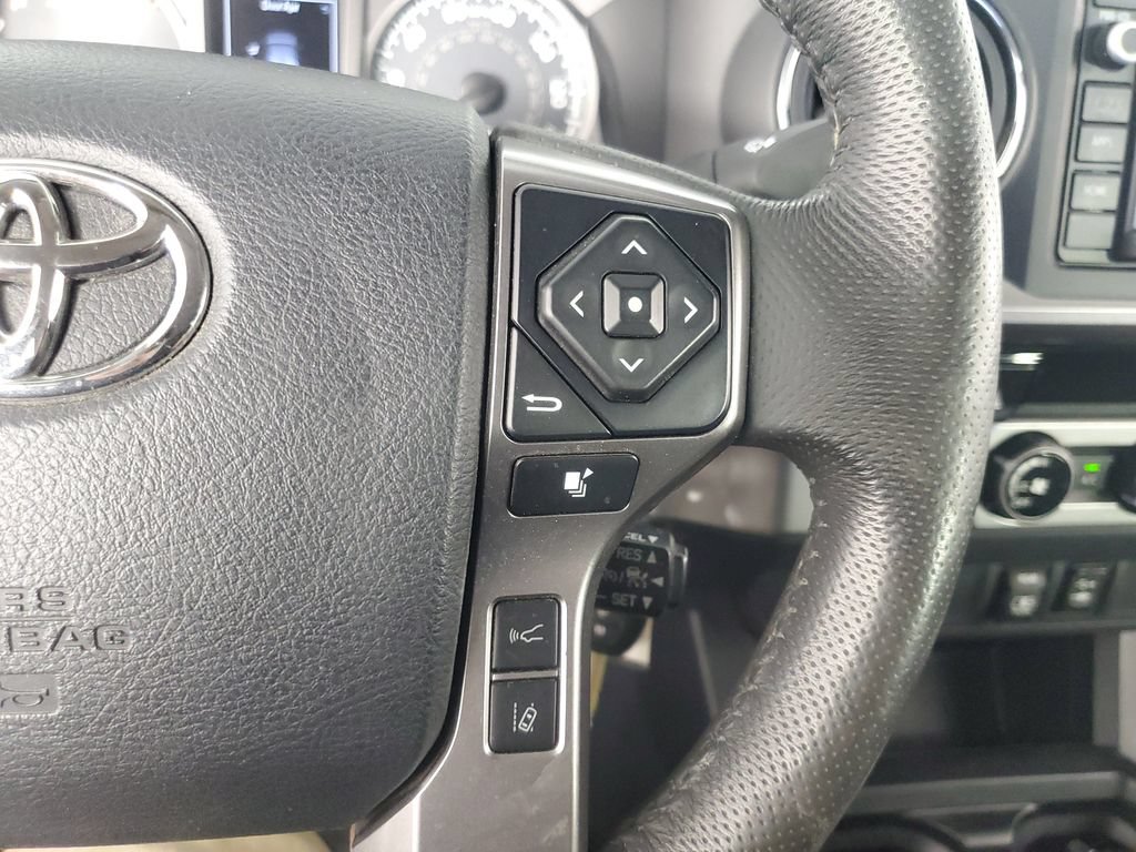 Used 2018 Toyota Tacoma SR5 RWD image 22