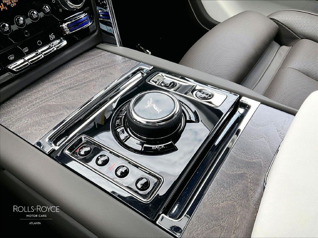 New 2027 Rolls-Royce Cullinan AWD/4WD image 8