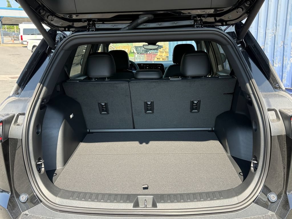 New 2027 Chevrolet Equinox LT w/ Convenience Package II FWD image 24