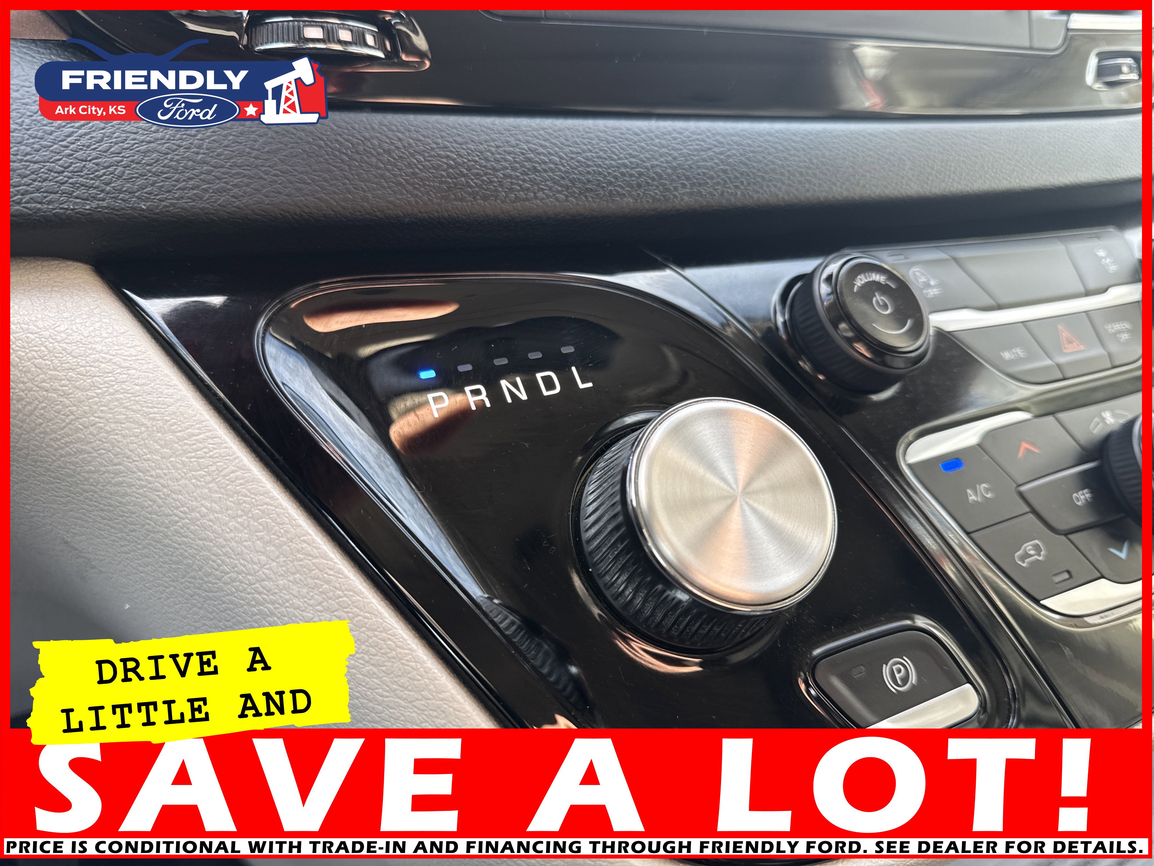 Used 2023 Chrysler Voyager LX image 35