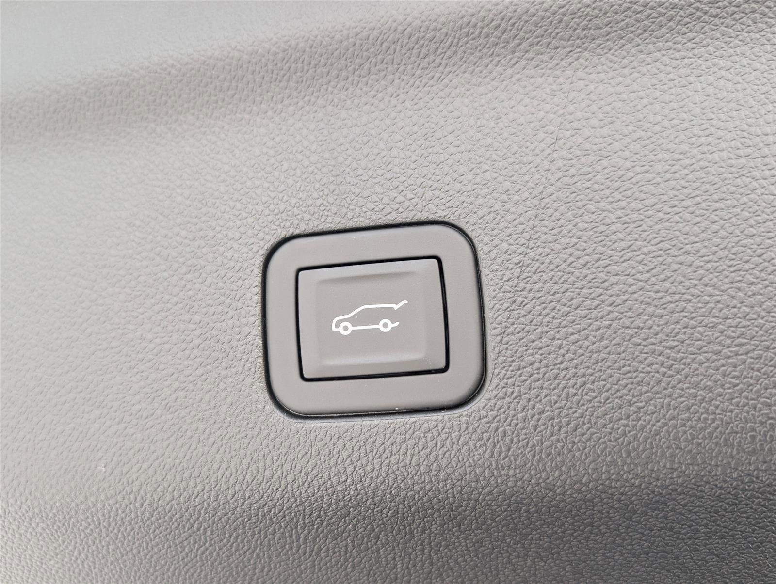 New 2026 Chevrolet Tahoe Premier image 12