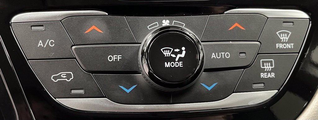Used 2024 Chrysler Pacifica Touring-L FWD image 38