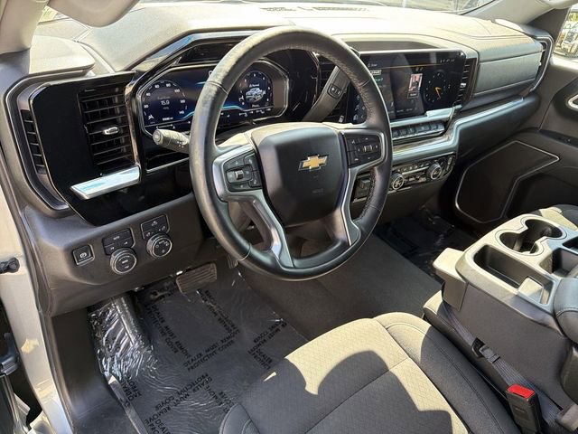 Used 2025 Chevrolet Silverado 1500 LT AWD/4WD image 9