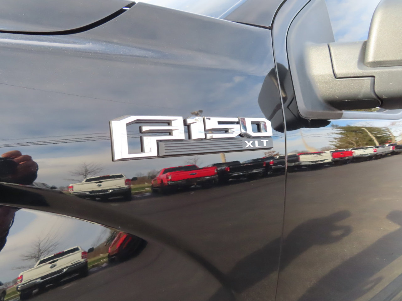 Used 2017 Ford F150 XLT w/ Equipment Group 301A Mid image 13