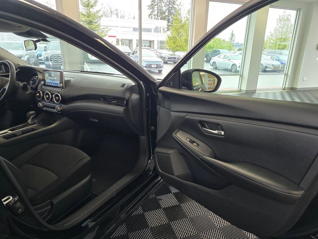 Used 2024 Nissan Sentra SV FWD image 41