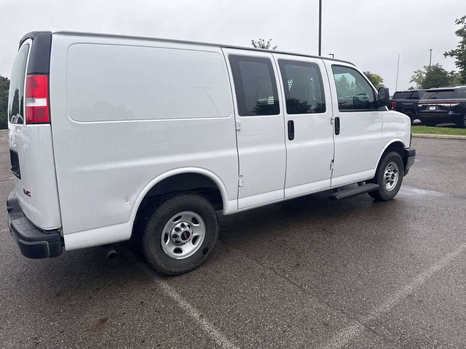 Used 2025 GMC Savana 2500 w/ Enhanced Convenience Package RWD image 5