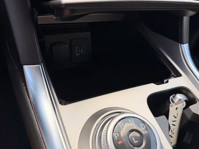 Used 2021 Ford Explorer XLT w/ Equipment Group 202A image 24