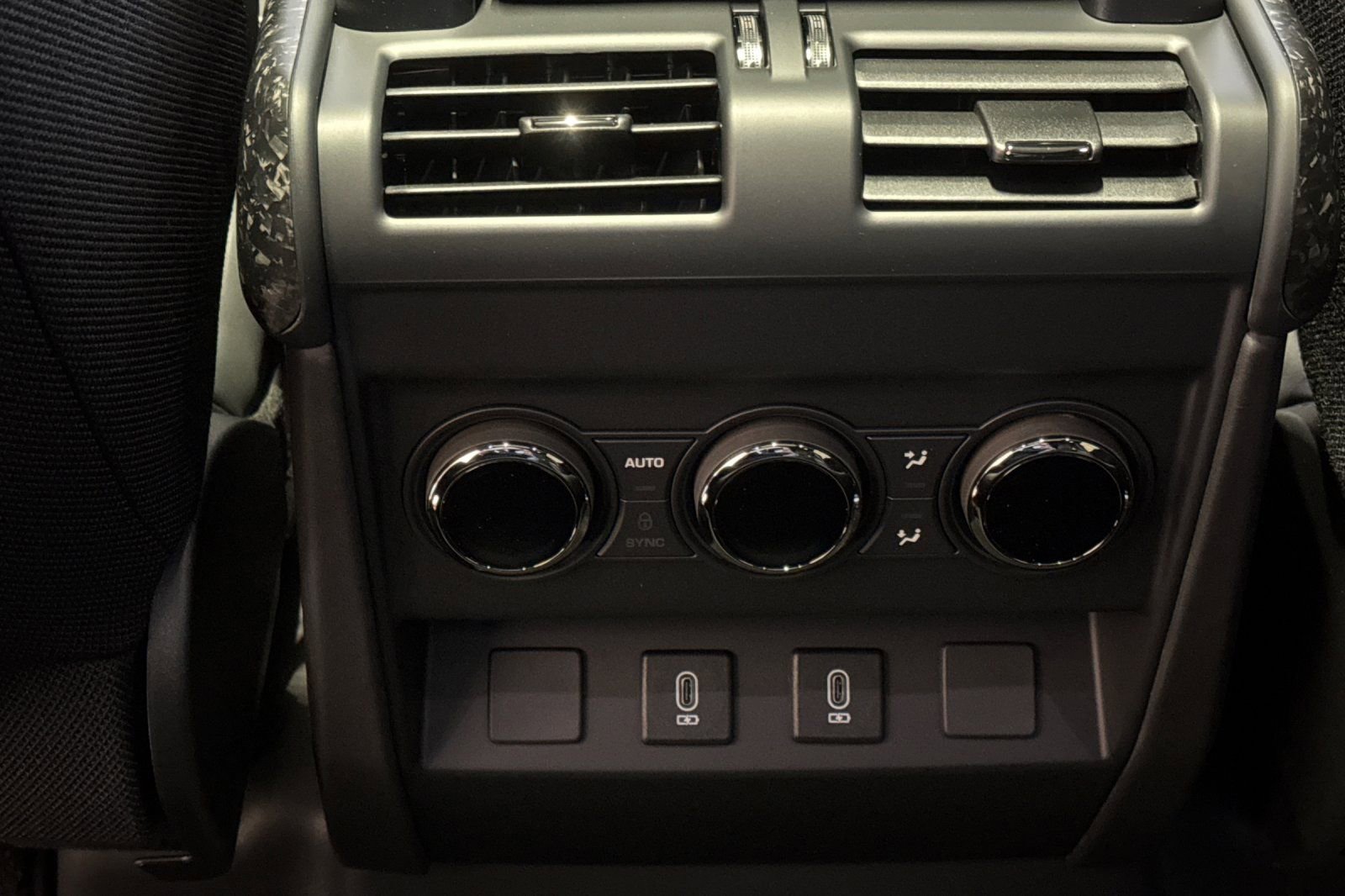 New 2026 Land Rover Defender 110 OCTA image 11