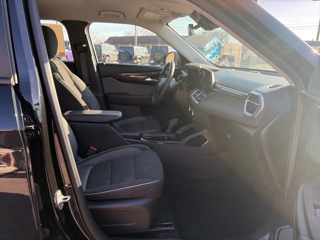 Used 2024 Chevrolet TrailBlazer LS image 35